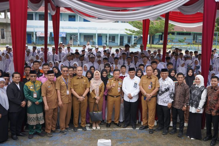 Gubernur Al Haris: Bahaya Judi Online Bagi Pelajar, Ancaman Masa Depan(foto: dok.ist)
